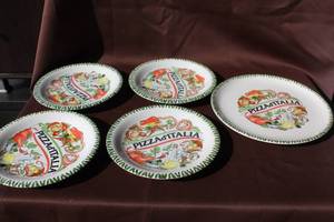 lot 241 image: 5-pizza plates featuring the Pizza dItalia