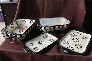 lot 252 image: Temp-Tations Presentable Ovenware set