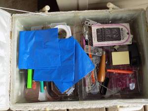 lot 26 image: sewing case with various sewing supplies
