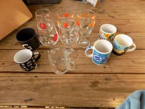 lot 100 image: wine glasses and coffee cups