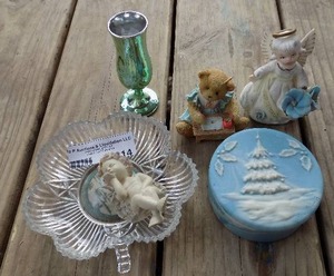 lot 114 image: glass dcor lot