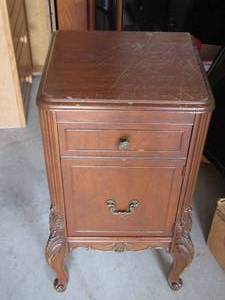 lot 9 image: Side table with, 1 DOOR  shelving inside 30 X 16 X 16