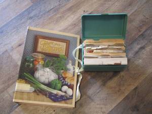 lot 177 image: COOKBOOK & FILE OF Recipes