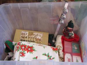 lot 178 image: Christmas dcor