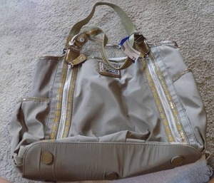 lot 72 image: BRIGHTON WOMANS SHOULDER BAG W BROWN & SILVER ACCENTS
