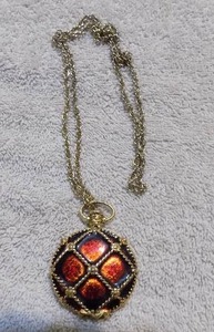lot 39 image: PERFUMED LOCKET PENDENT