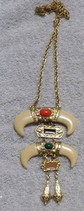 lot 36 image: ORNATE NECKLACE