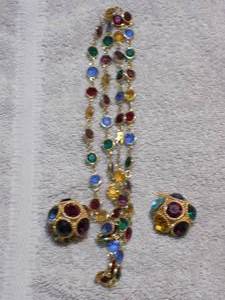 lot 41 image: MULTICOLORED NECKLACE & EARRINGS