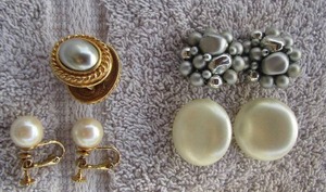 lot 46 image: 4 PAIR PEARL EARRINGS