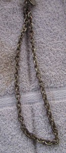 lot 99 image: CHAIN WITH SMALL HEART