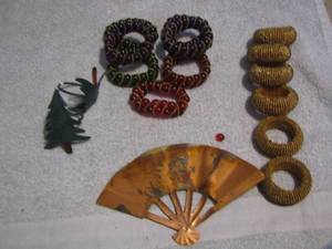 lot 319 image: NAPKIN RINGS