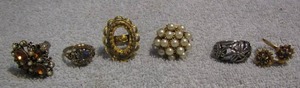lot 181 image: 6 LADY RINGS