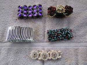 lot 118 image: 4 ASSORTED BRACELETS