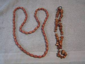lot 145 image: WOODEN NECKLACE & ROCK NECKLACE