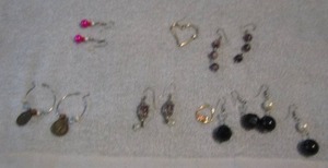lot 113 image: EARRINGS - 5 SETS