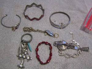 lot 140 image: ASSORTED BRACELETS