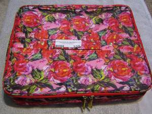 lot 320 image: TRAVEL MAKE UP  JEWELRY BAG