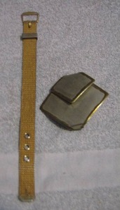 lot 272 image: ART DECO PIN AND MESH BUCKLE BRACELET