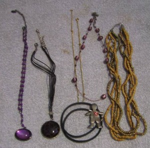 lot 302 image: ASSORTED NECKLACES