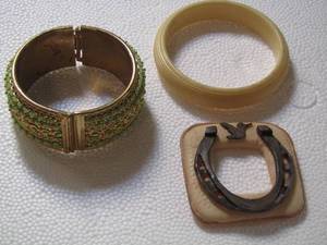 lot 261 image: BAKELITE BRACELET, BUCKLE, AND CLASP CUFF BRACELET
