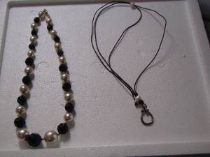 lot 262 image: 2 BEADED NECKLACES X 2