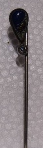 lot 241 image: VINTAGE STERLING SILVER & BLUE & GOLD PIN WITH FACETED GOLD ACCENT
