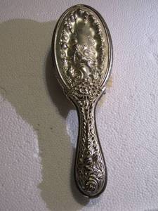 lot 226 image: VINTAGE SILVERPLATE HAIR BRUSH