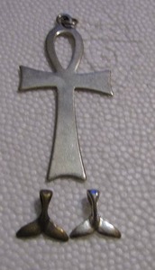 lot 324 image: 2 WHALETAIL DROPS & SILVER CROSS