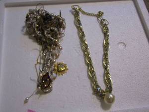 lot 347 image: ASSORTED NECKLACES