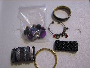 lot 346 image: BRACELETS