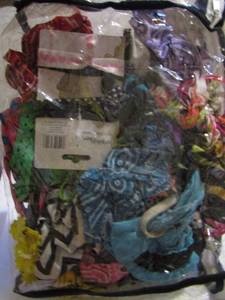 lot 325 image: LOT OF HEAD BEADS