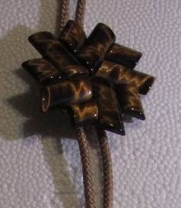 lot 221 image: BOLO TIE TIGER EYE