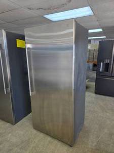 BRAND NEW Electrolux 19 Cu. Ft. Single-Door Refrigerator, Model EI33AR80WS