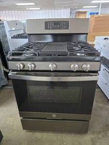lot 9 image: NEW GE JGB735EP 30 Stainless Steel Gas 5 Burner Range w Griddle