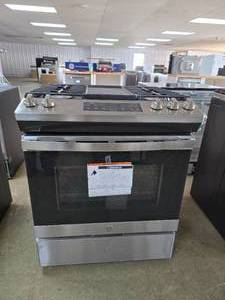 lot 61 image: NEW GE 30 5 Burner Gas Range w Griddle, Model JGSS66SEL5SS Stainless Steel