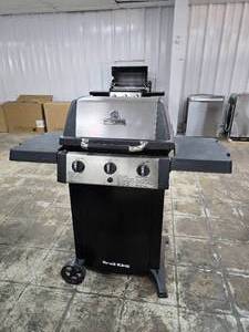 lot 65 image: NEW Broil King Grill, Model 8141-54