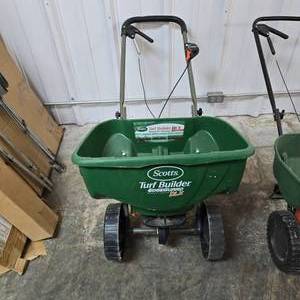 lot 122 image: Scotts Turf Builder Edgeguard DLX Spreader
