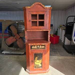 lot 174 image: Rustic Country Style Chicken Themed 2-Piece Hutch