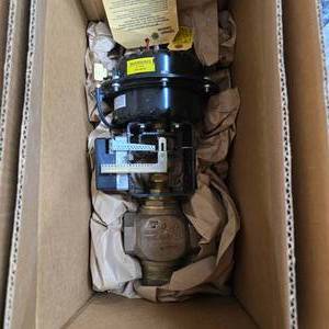lot 207 image: NEW Johnson Controls Pneumatic Valve Actuator, Model MP823E