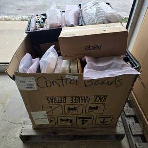 lot 220 image: Large Lot of Misc Appliance Control Boards