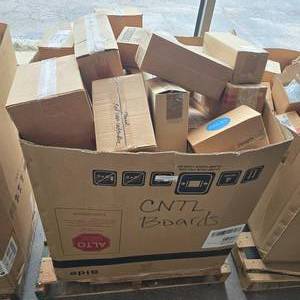 lot 224 image: Large Lot of Misc Appliance Control Boards