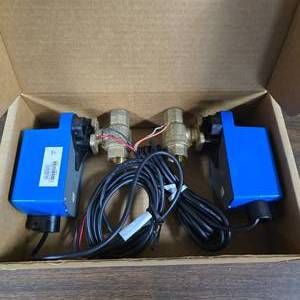 lot 266 image: Lot of 2 Johnson Controls VA9104-GGA-2S Actuators