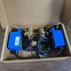 lot 267 image: Lot of 2 Johnson Controls VA9104-GGA-2S Actuators