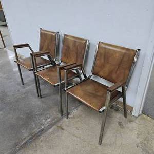 lot 276 image: Lot of 3 Vintage Globe Office Chairs