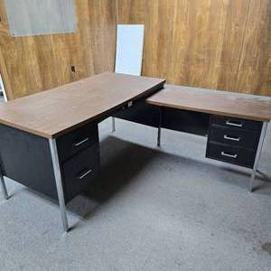 lot 278 image: Vintage L-Shape Metal Desk
