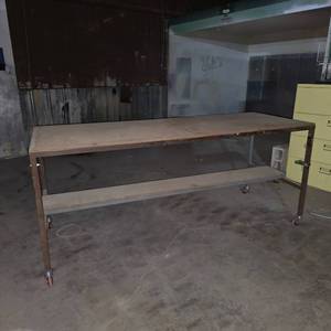 lot 292 image: Rolling Steel Framed Workstation