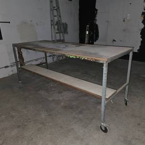 lot 293 image: Rolling Steel Framed Workstation