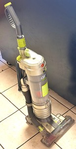 lot 27 image: Hoover Air Vacuum Cleaner WWind Tunnel Technology, HEPA Filter, &amp Never Loses Suction