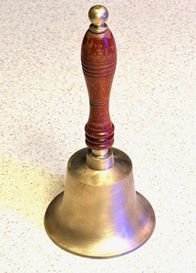 lot 18 image: Vintage Hand-Held Brass BellWHardwood Handle