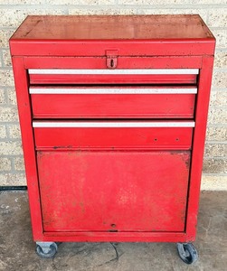 lot 46 image: Red Rolling Metal Tool Chest